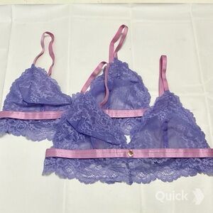 NWT 2 pcs Lace Soft Cup Wireless Bras